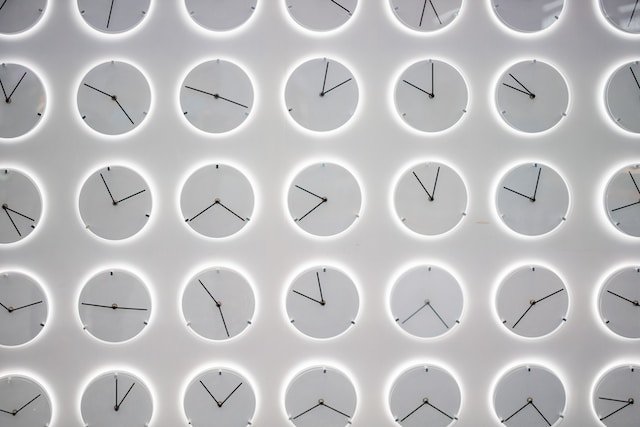 Clocks pointing at different times
